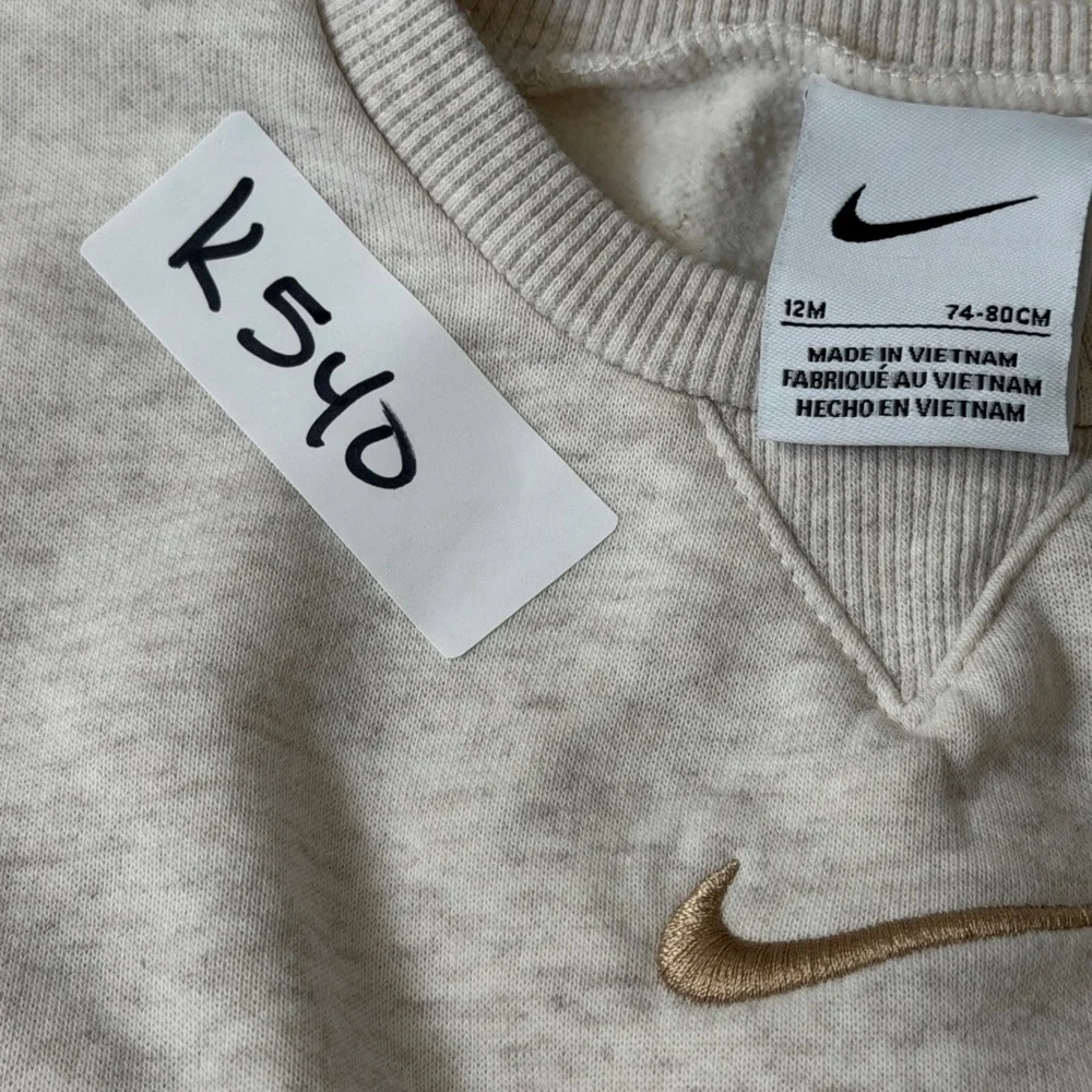 Nike Kids Light Gray Sweatpants Set - Picture 6 of 6